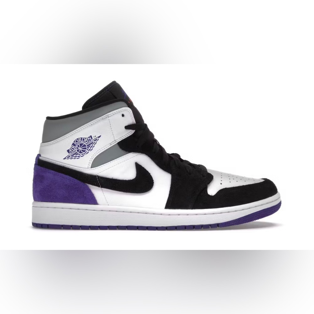 Nike Air Jordan 1 Mid Women’s size 7